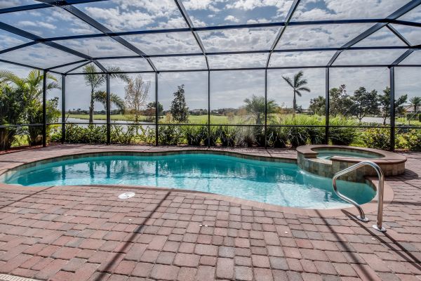 Pool Enclosure Cleaning in Binghamton