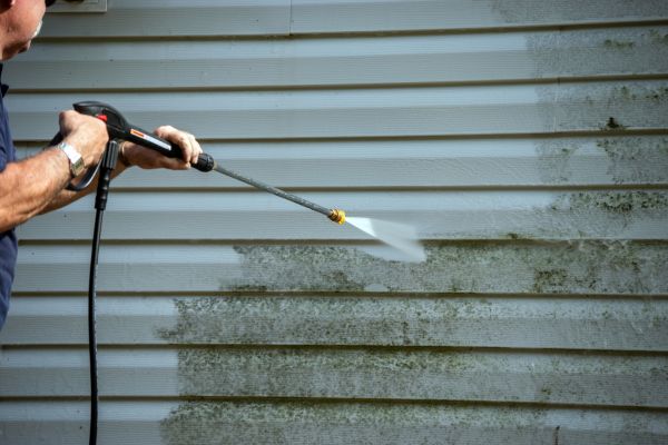 Vinyl Siding Power Washing in Binghamton