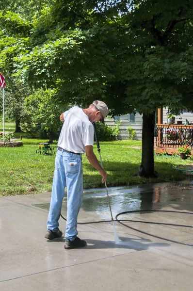 Driveway Concrete Cleaning in Binghamton