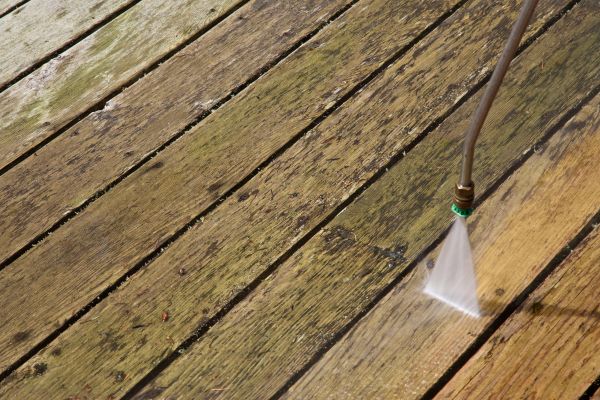 Cost of Deck Mold Removal in Binghamton