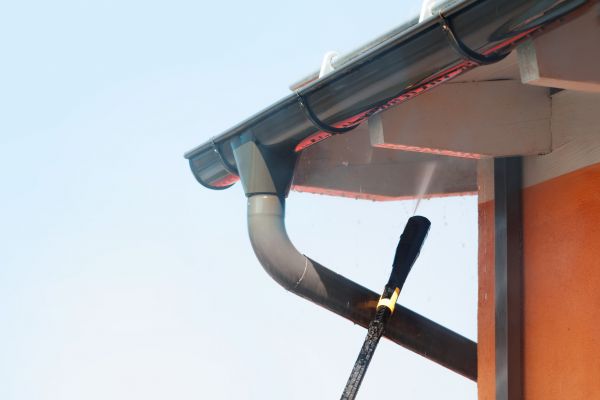 Eaves Power Washing in Binghamton